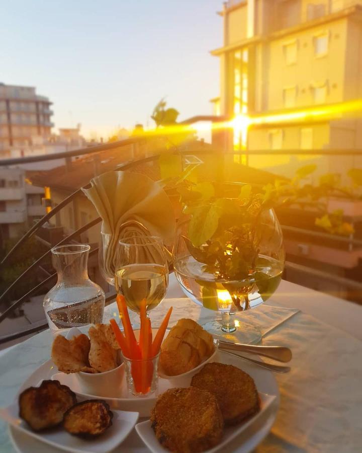Hotel Romantica Rimini Zewnętrze zdjęcie