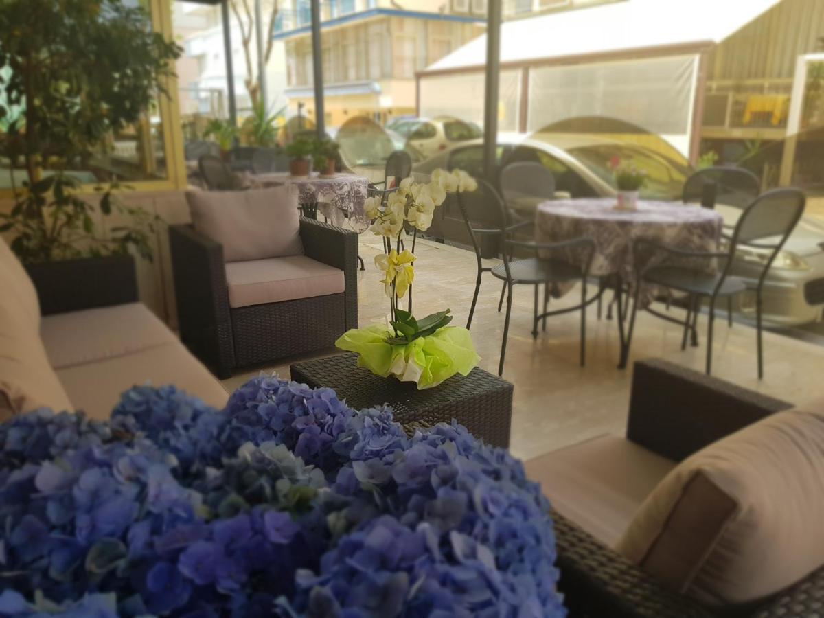 Hotel Romantica Rimini Zewnętrze zdjęcie