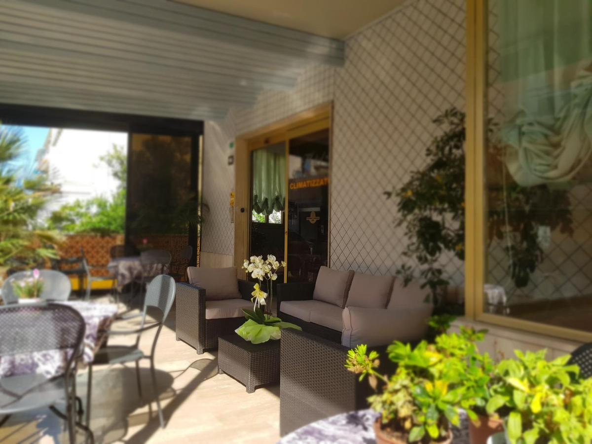 Hotel Romantica Rimini Zewnętrze zdjęcie