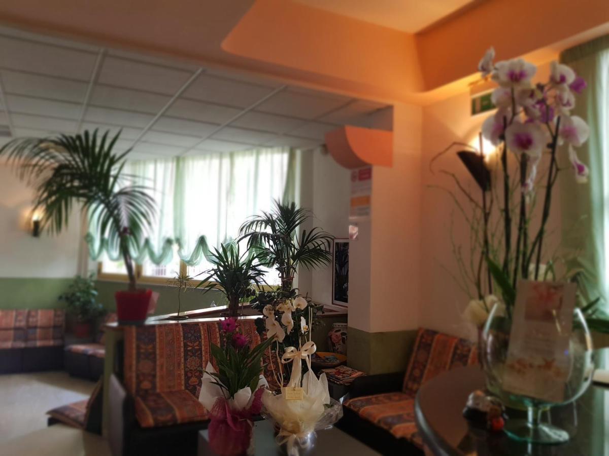 Hotel Romantica Rimini Zewnętrze zdjęcie