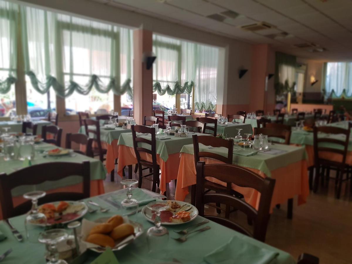 Hotel Romantica Rimini Zewnętrze zdjęcie